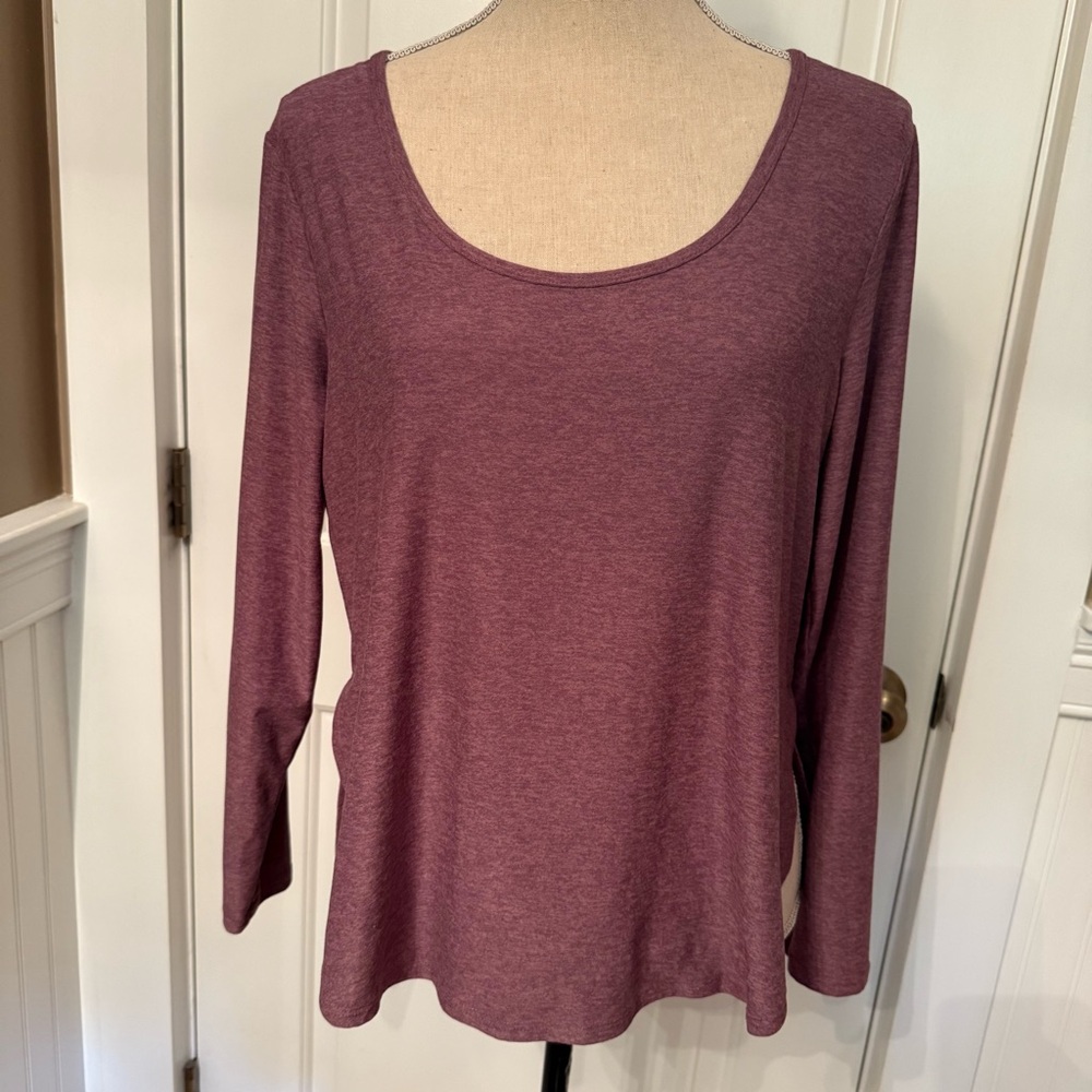 BEYOND YOGA TOP TEE LONG SLEEVE SCOOP NECK PURPLE SIZE M